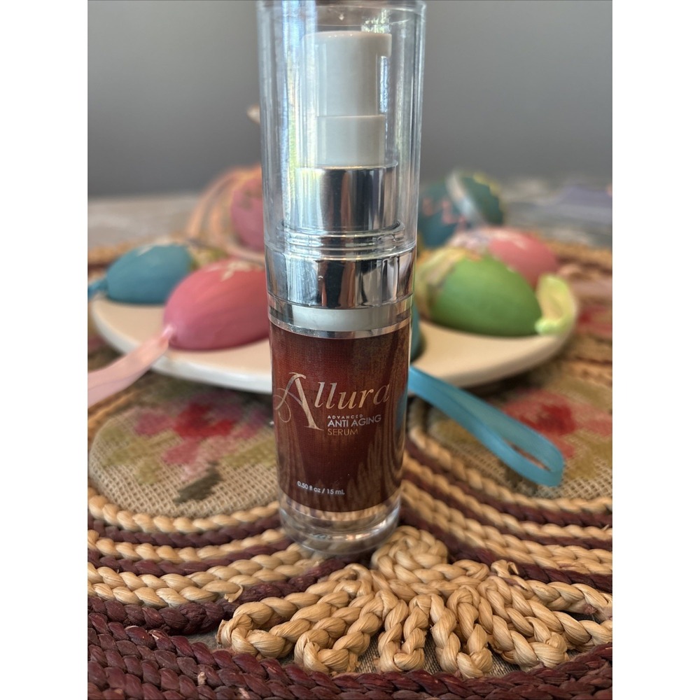 Allura New opened Advance Anti-aging Serum Revitalizing Fine Lines .50 oz